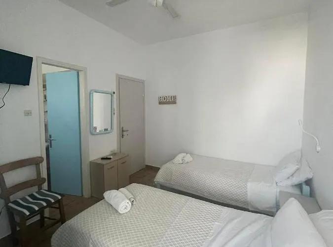 Yannis Maria Rooms Apartment *